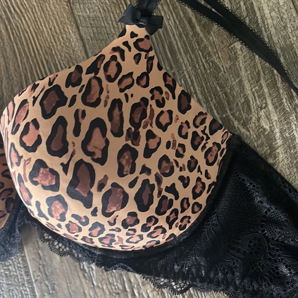 Modern Movement Leopard Print, 36d - image 4